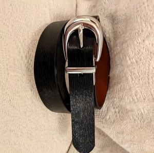 Woman's reversible belt